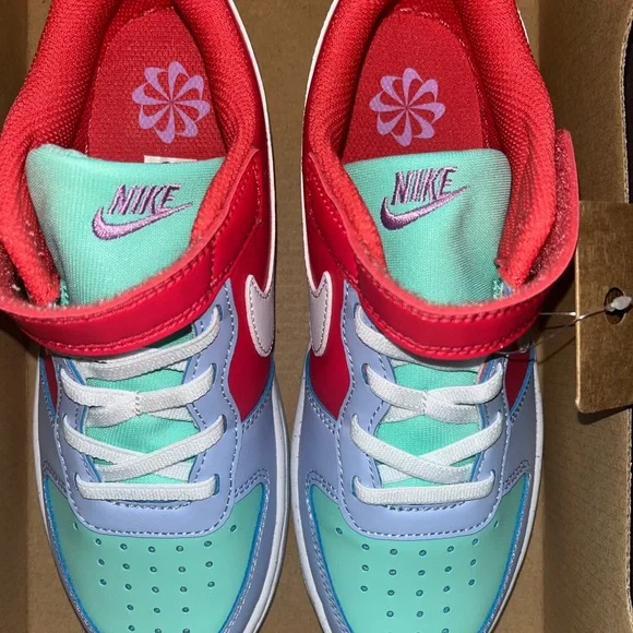 NWT Court borough low recraft (ps) kid sneakers - Picture 2 of 3